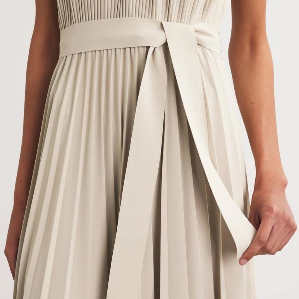 Max Mara Beige Jersey Pleated Midi Dress NWT Sz M - Picture 4 of 6